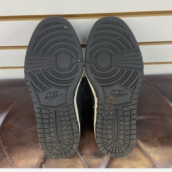 Size 5.5 - Nike Dunk Sky High Essential Black - Picture 5 of 7